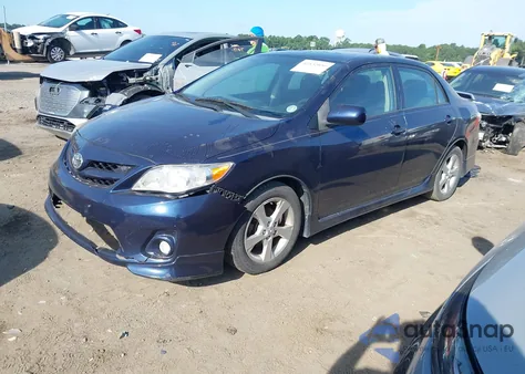 2011 Toyota Corolla S z USA, uszkodzony, nr VIN 2T1BU4EE0BC600387